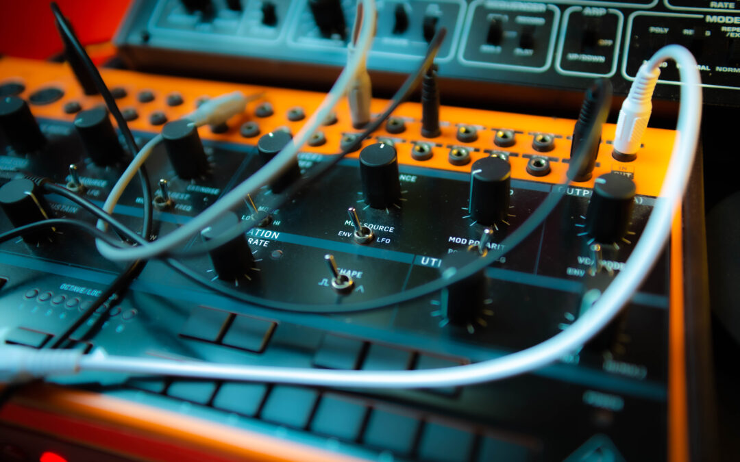 Digital vs Analog Synths: The Producer’s Playbook for Tone, Workflow, and Budget