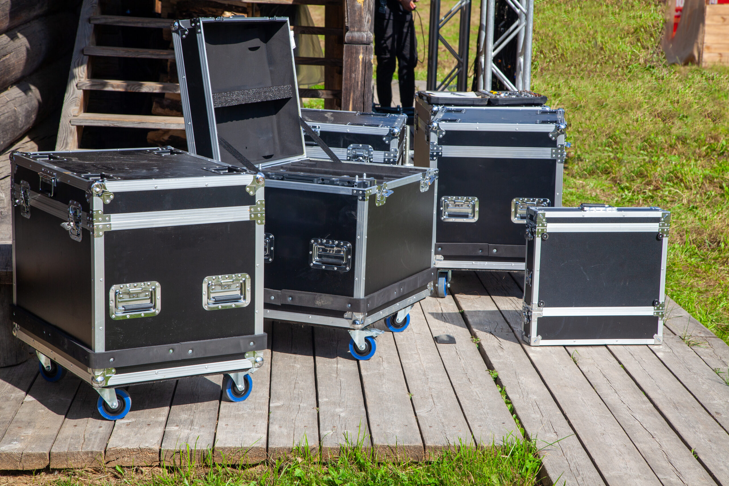 Transport Cases for Music Equipment on Wheels