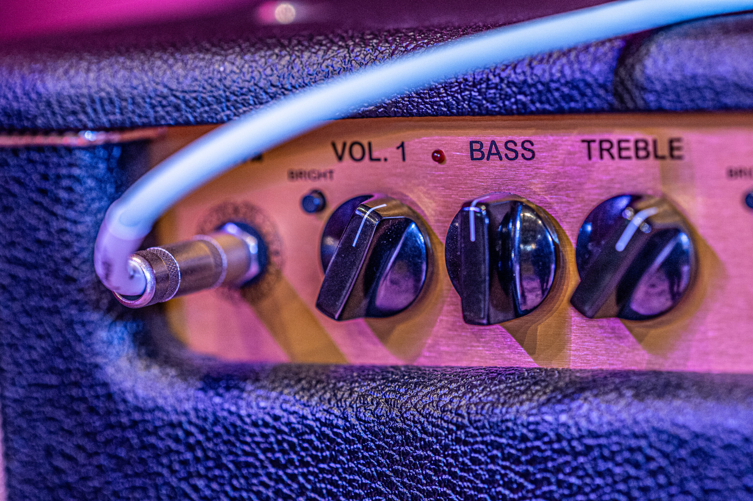 knobs from a guitar amplifier