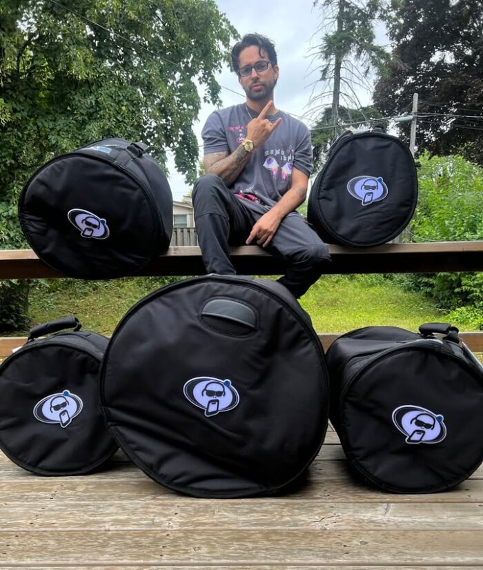 All the way from Canada 🇨🇦 please wish a warm welcome & congratulations to @bubbledrum_ Jesse Humphreys on joining the Protection Racket family 😎
This from Jesse:
As a vivid user of Protection Racket cases for years, I couldnt be more excited to join this amazing team!
Ive had the pleasure of accompanying tons of talented musicians over the years including @Classfiedhiphip, @jrdnmusic, @gamesweplay , April Wine , @durrymusic and many more.
Currently I am the Drummer/Producer/ Writer for my band @livingroomforsmall & the drummer for the FAST growing metal project @Withoutafaceband. Ive always been a fan of every single genre growing up, so I enjoy putting my roots in all of the above.
Now its time to take my Protection Racket cases on tour with me wherever I land next, knowing they will be well protected for long travel.
Heres to more!
Nice one Jesse! Welcome 👊🏻
https://www.protectionracket.com/artists/item/jesse-humphreys
-
#protectionracket #ProtectionRacketCases #protectionracketdrumcases #protectionracketartist #protectionracketfamily #drums #drumsdaily #drumsdrumsdrums #DrummersOfInstagram #drummer #drumcases #drums